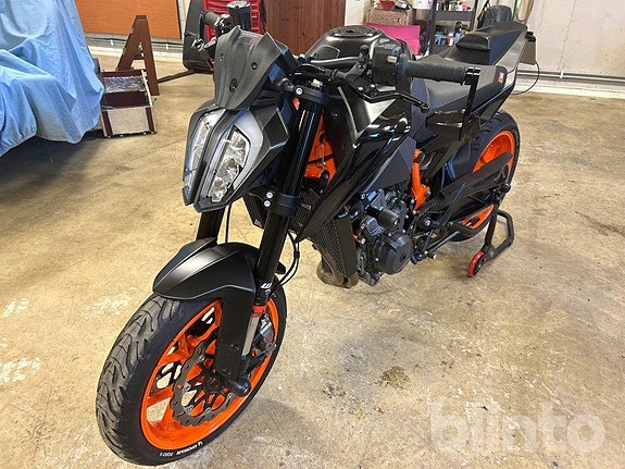 KTM 890 Duke R