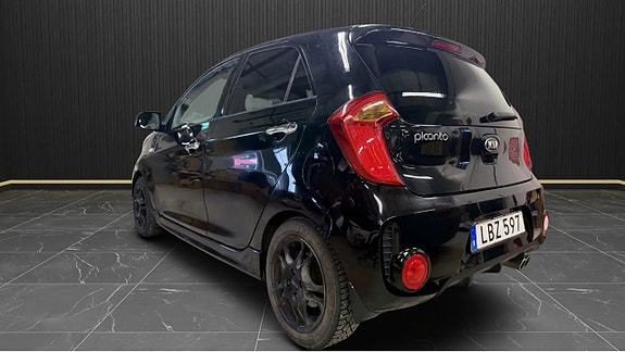 Kia Picanto 3 of 7