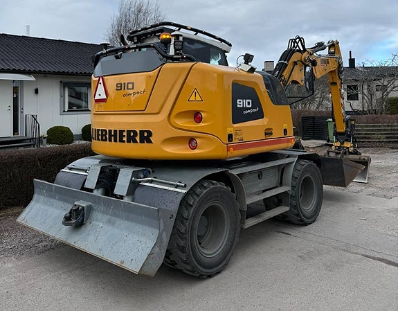 Liebherr 910 compact + vagn