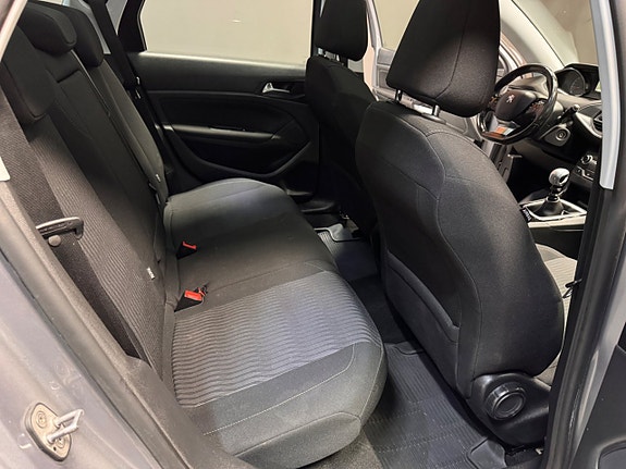Peugeot 308 SW 10 of 12