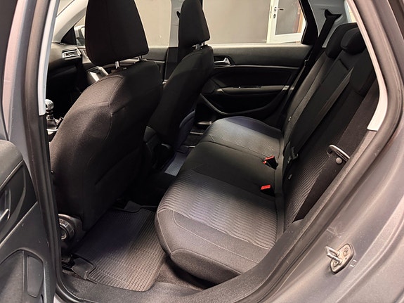 Peugeot 308 SW 9 of 12