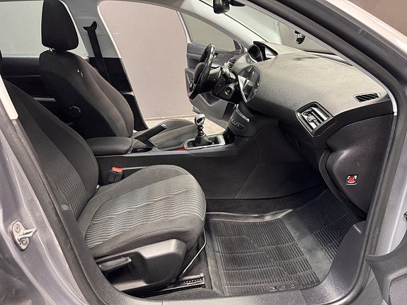 Peugeot 308 SW 8 of 12