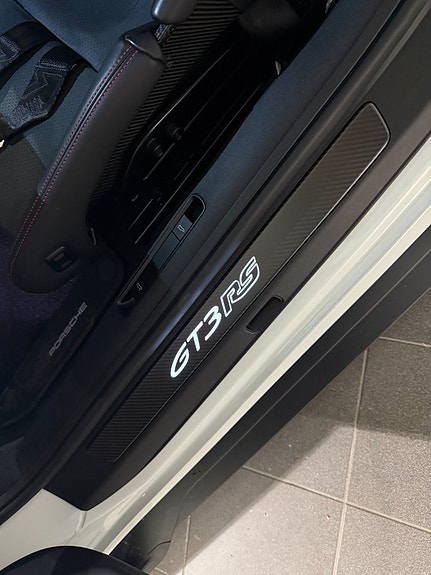 Porsche 911 GT3 RS 24 of 24
