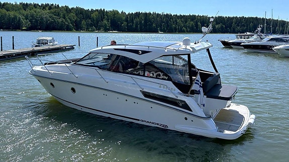 Grandezza 33 OC 2014 Finland