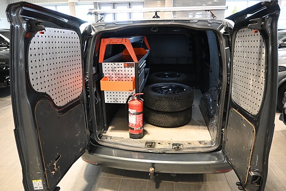 Volkswagen Caddy Maxi 12 of 18