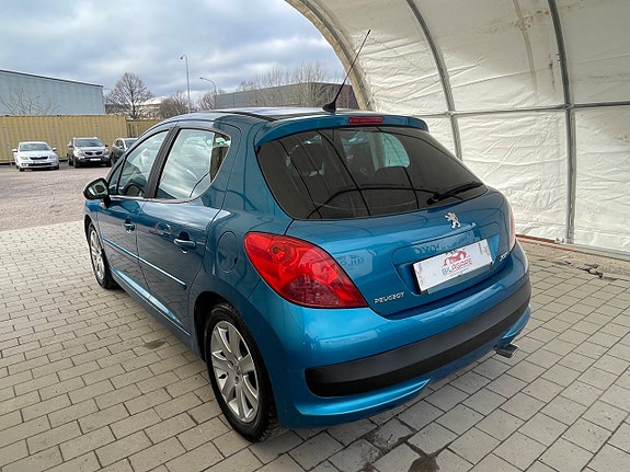 Peugeot 207 2 of 5