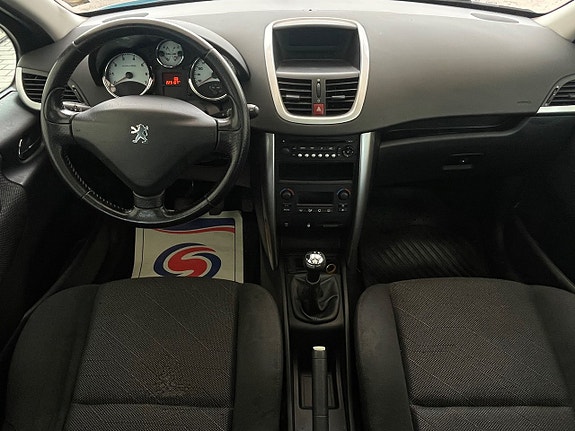 Peugeot 207 13 of 21