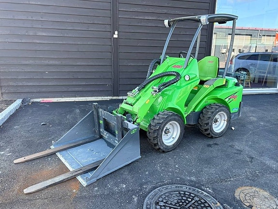 Kompaktlastare Avant 420