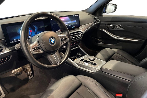 BMW 330e 12 of 18