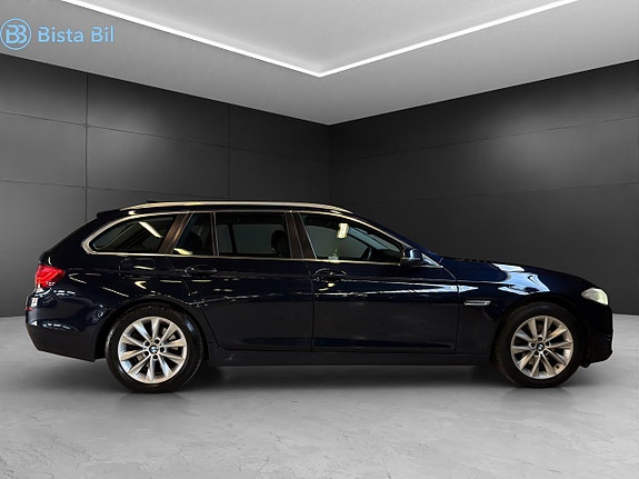 BMW 520d 3 of 5