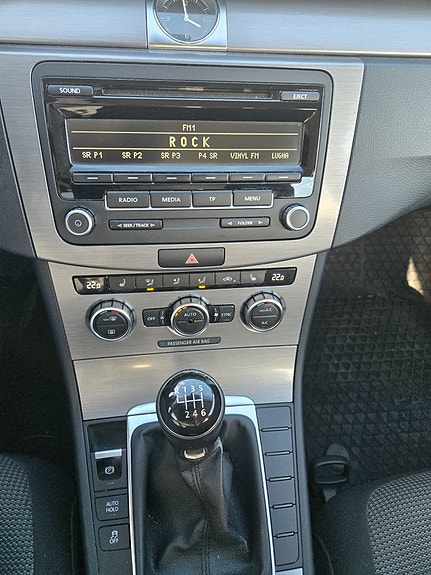 Volkswagen Passat 15 of 19