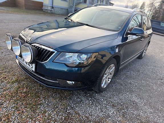 Skoda Superb 3 of 5