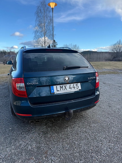 Skoda Superb 2 of 5