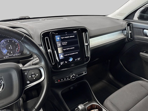 Volvo XC40 13 of 27