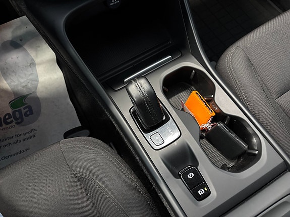 Volvo XC40 15 of 27