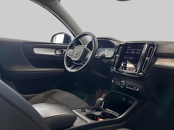 Volvo XC40 22 of 27