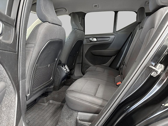 Volvo XC40 9 of 27