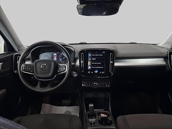 Volvo XC40 10 of 27