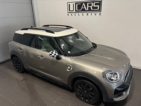 MINI Countryman Cooper SE 2 of 5