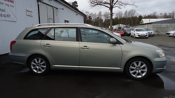Toyota Avensis 8 of 18