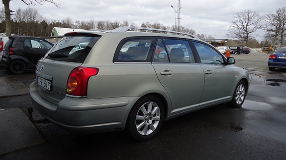Toyota Avensis 6 of 18