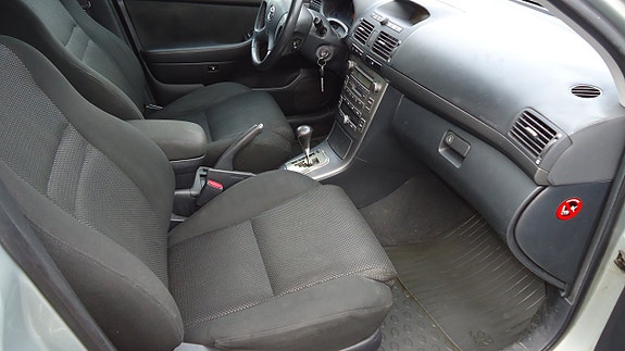 Toyota Avensis 16 of 18