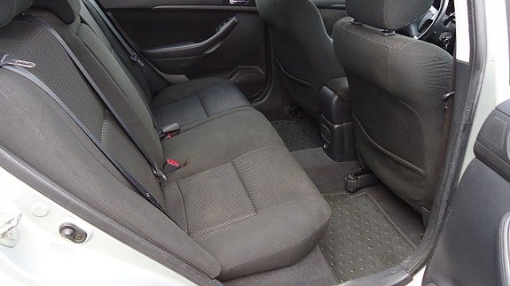 Toyota Avensis 15 of 18