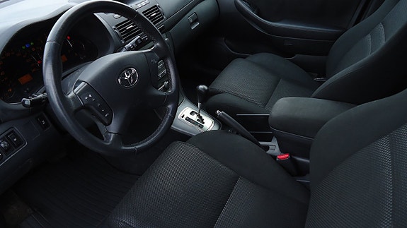 Toyota Avensis 13 of 18