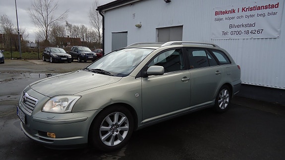 Toyota Avensis 3 of 5