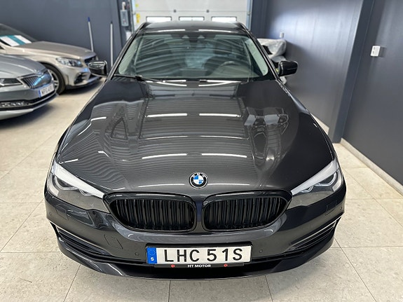 BMW 520d 4 of 5