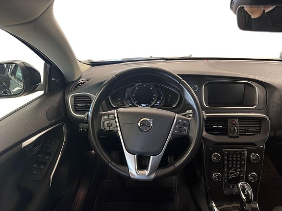 Volvo V40 Cross Country 9 of 12