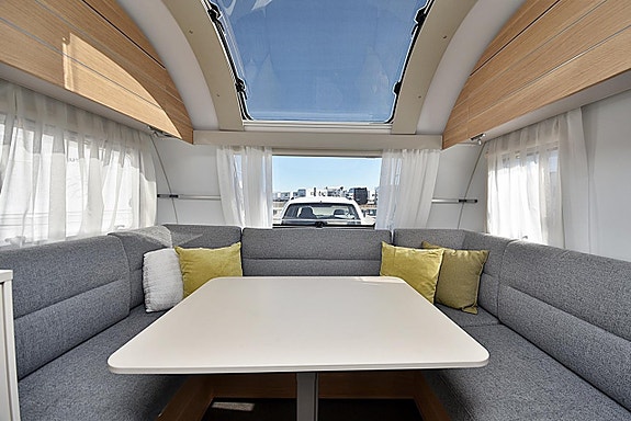 Adria 593 UP Adora, Queenbed 7 of 27