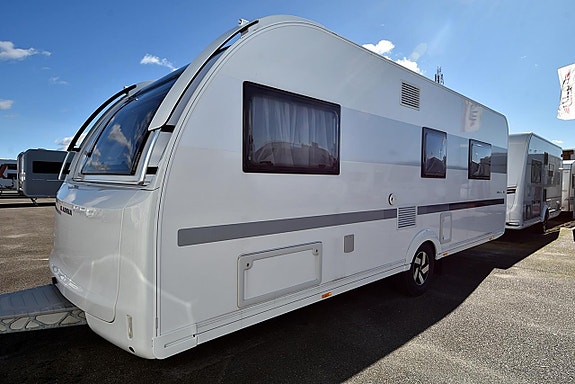 Adria 593 UP Adora, Queenbed 3 of 27