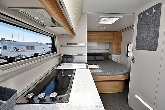 Adria 593 UP Adora, Queenbed 13 of 27