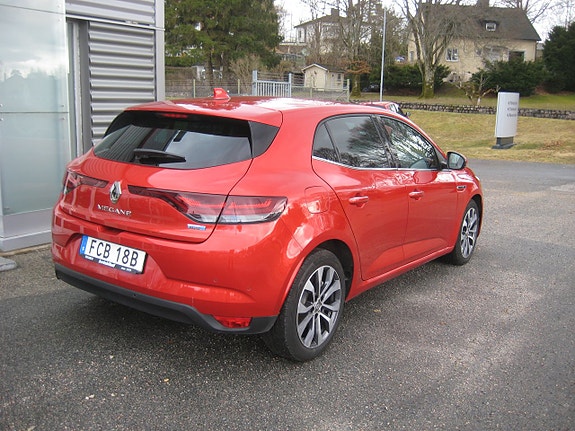 Renault Megane E-Tech 3 of 5