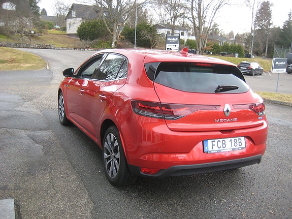 Renault Megane E-Tech 4 of 5