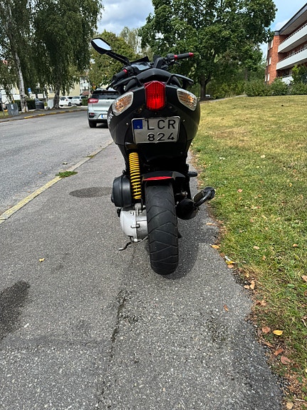 Aprilia Aprilia sr 50 2 of 9