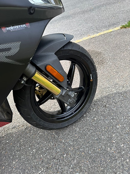 Aprilia Aprilia sr 50 8 of 9