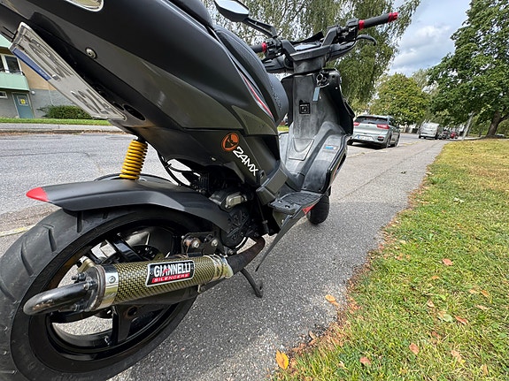 Aprilia Aprilia sr 50 5 of 9