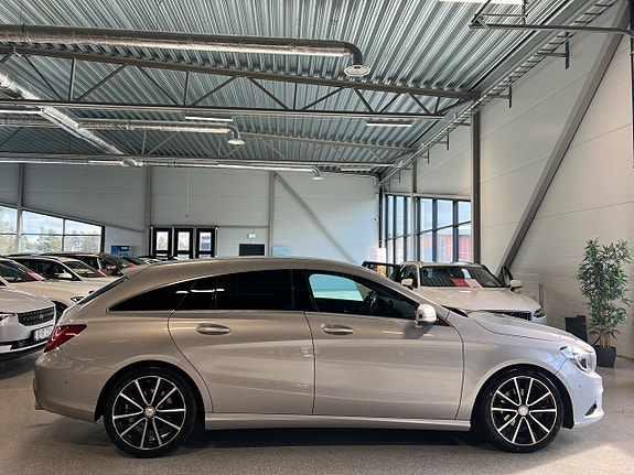 Mercedes-Benz CLA220 d 2 of 5