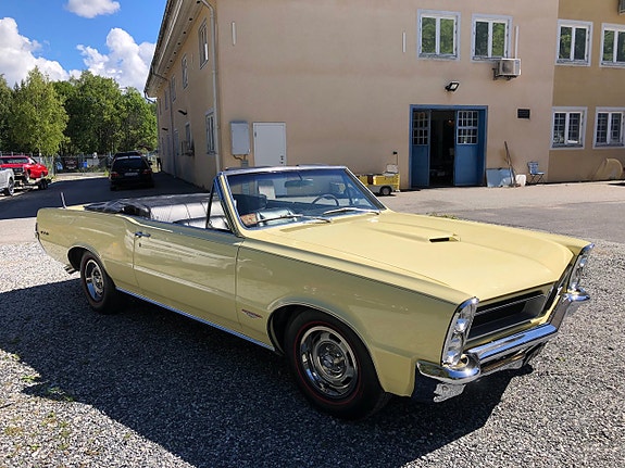 Pontiac GTO 2 of 5