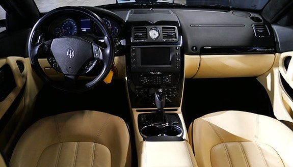 Maserati Quattroporte 10 of 30