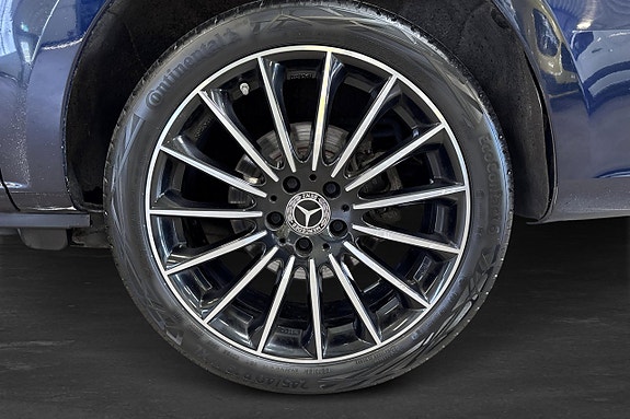 Mercedes-Benz V300 5 of 5