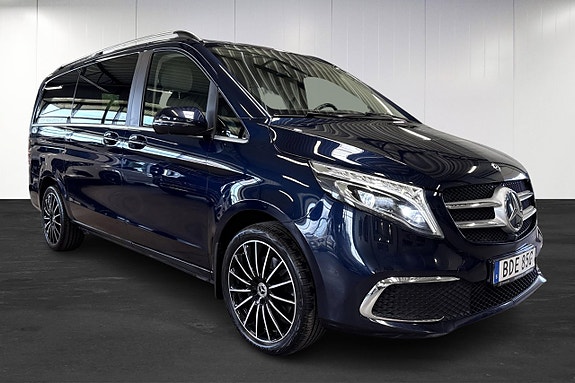 Mercedes-Benz V300 2 of 5