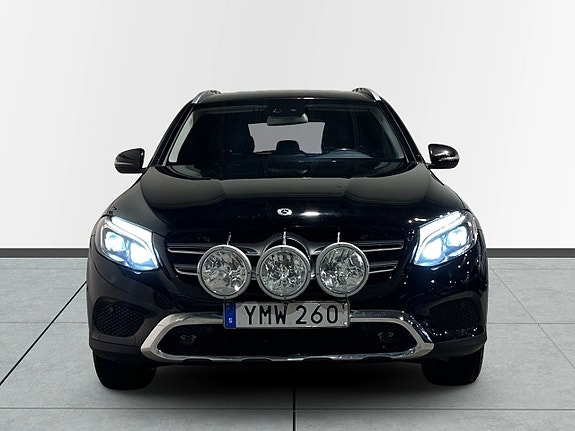 Mercedes-Benz GLC220 d 2 of 5