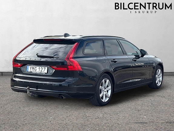Volvo V90 2 of 5