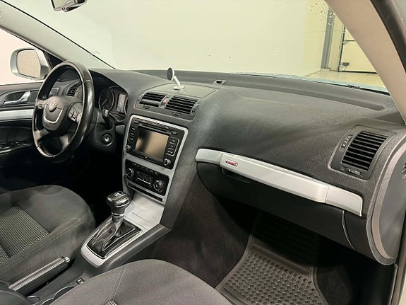 Skoda Octavia Scout 4 of 5