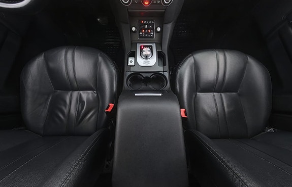 Land Rover Discovery 4 17 of 30