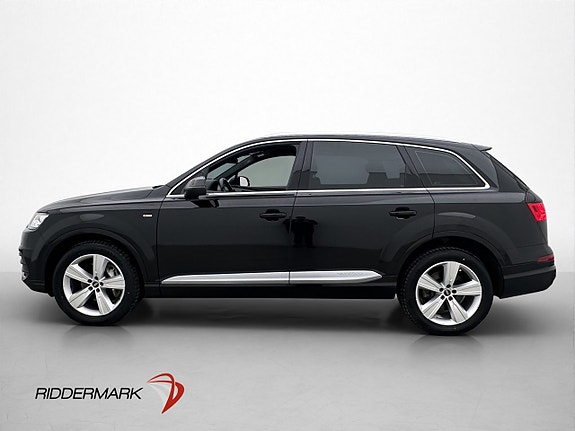 Audi Q7 2 of 30