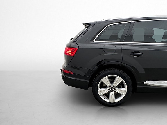 Audi Q7 30 of 30